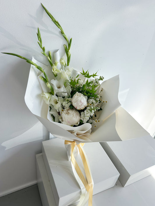 Neutral Bouquet